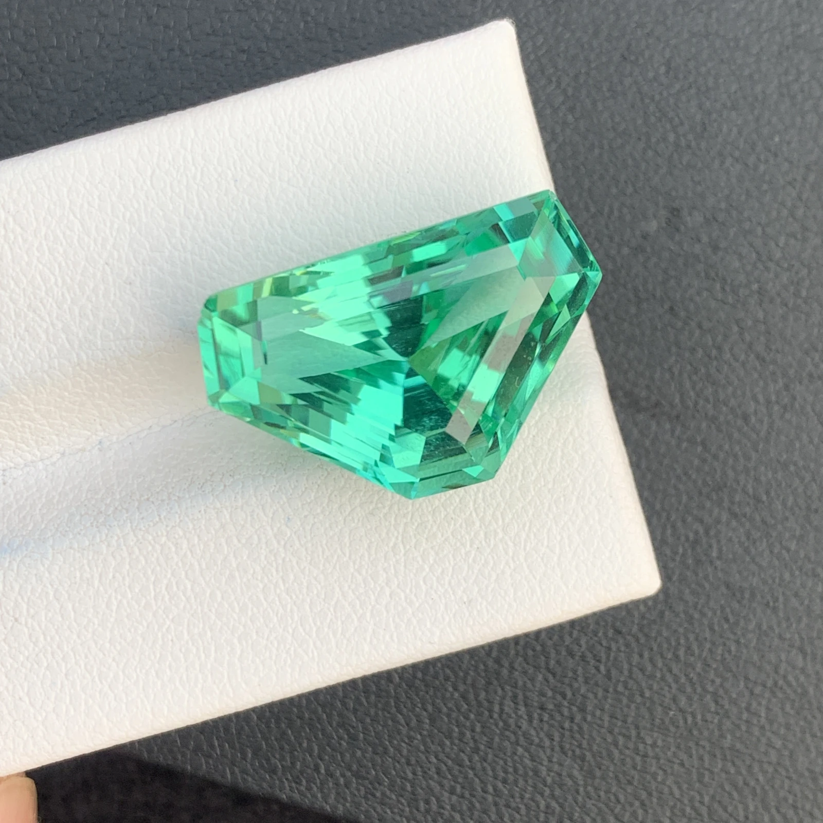 22.78ct Natural Radiated Green Kunzite Faceted Fancy Shape Loose Gemstone — view 6